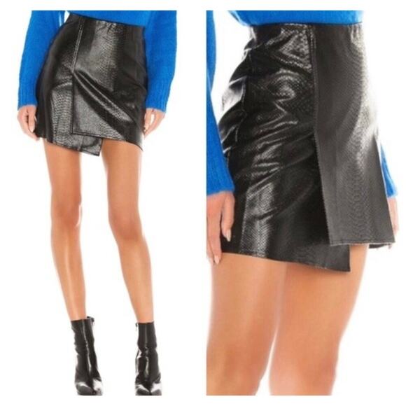 J.O.A. Just One Answer Faux Leather Overlap Mini Skirt in BlackSize Small NEW - Picture 3 of 9